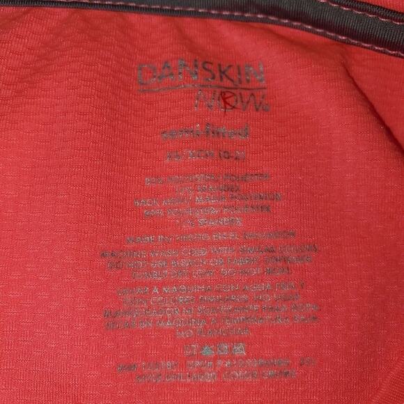 Danskin semi-fitted XS athletic tshirt - Picture 4 of 6